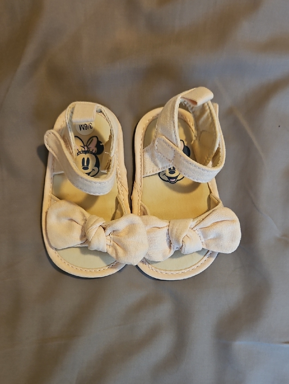 Baby Pink Bow Sandals with Minnie Mouse Accent 3-6m
